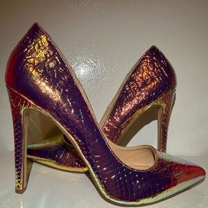 Elegant Iridescent Croc Print Stiletto Heels